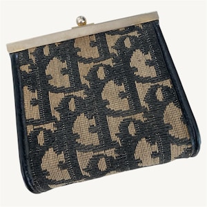 Porta-moedas vintage Christian Dior Oblique Monogram – Carteira Kiss-Lock em lona azul-marinho e bege, bolsa Dior Mini