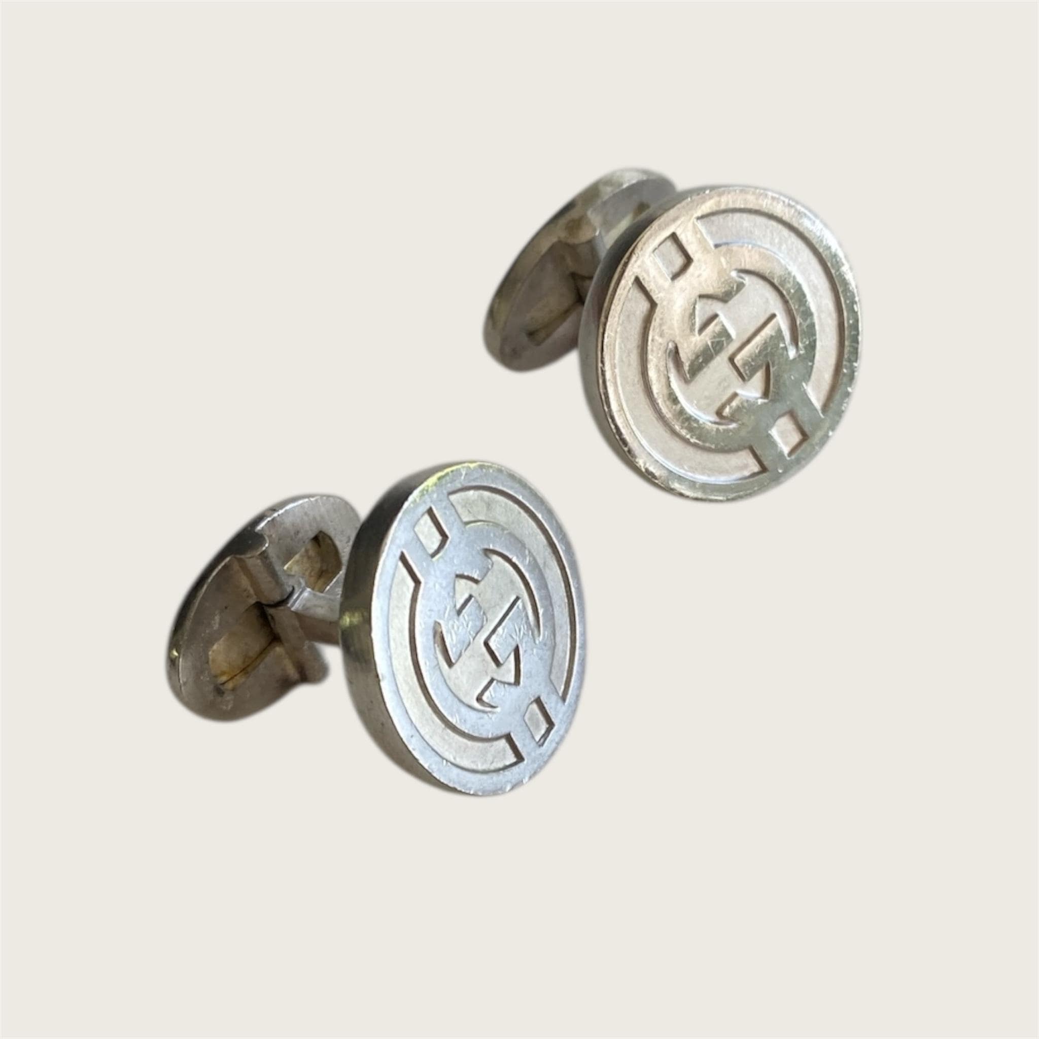 グッチ インターロッキングGロゴ ラウンドカフスボタン – 925