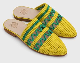Handgefertigte marokkanische Raffia Babouche Hausschuhe, Gelbe und Grüne Gewebte Maultierschuhe
