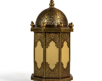 Antique Moroccan Table Lamp – Intricately Carved Brass Dome Light