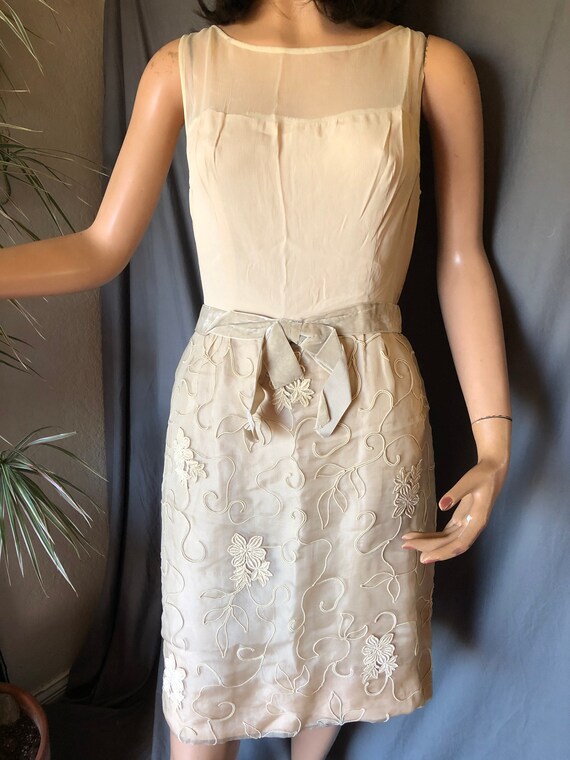 1950s Neutral Beige Sheer Dress / Embroidered 195… - image 4