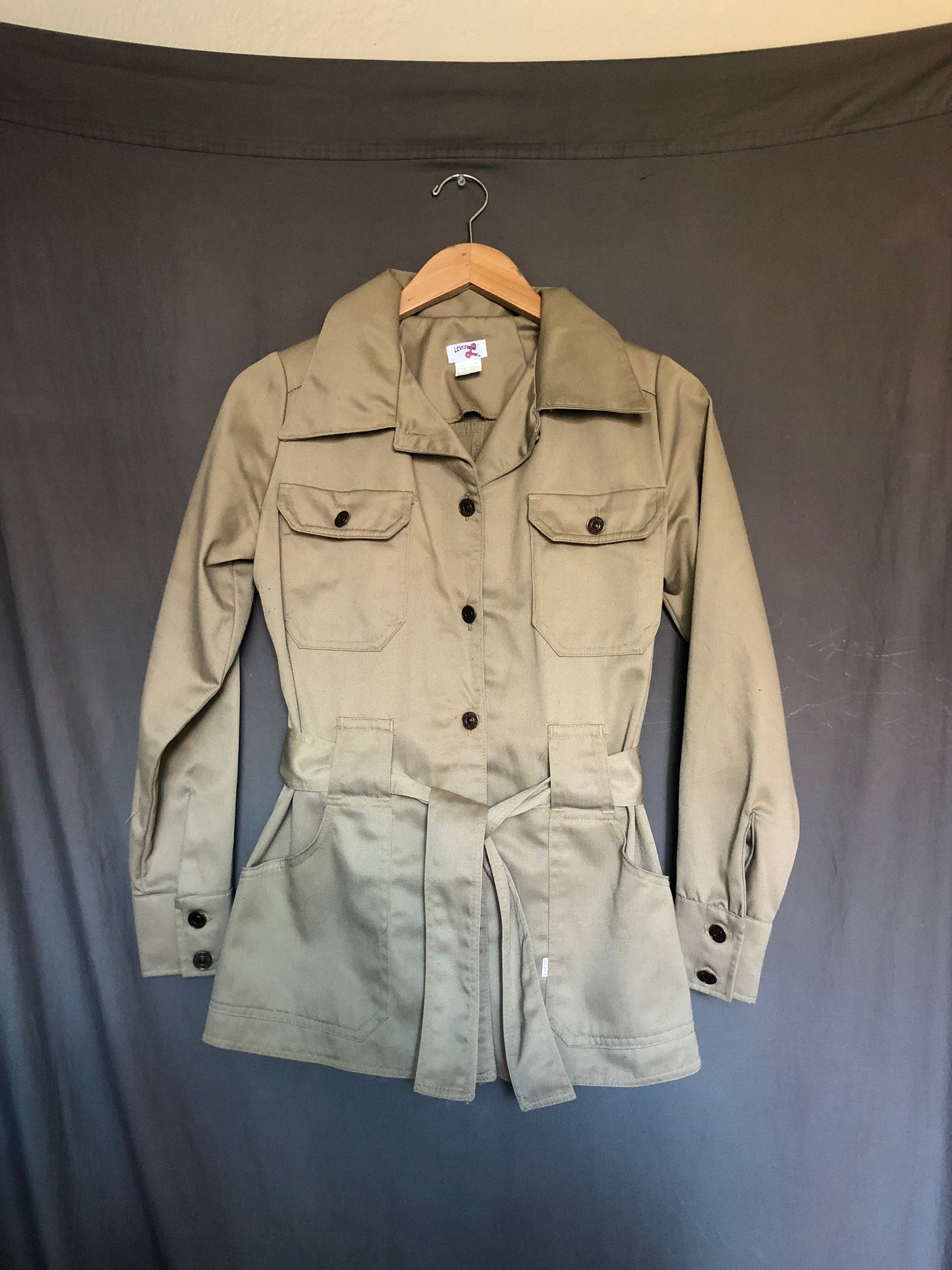 White bush jacket shop