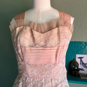 Vintage 1950s Peachy Pink Tulle Lace Prom Dress / Vintage Formal Dress / Formal Gown