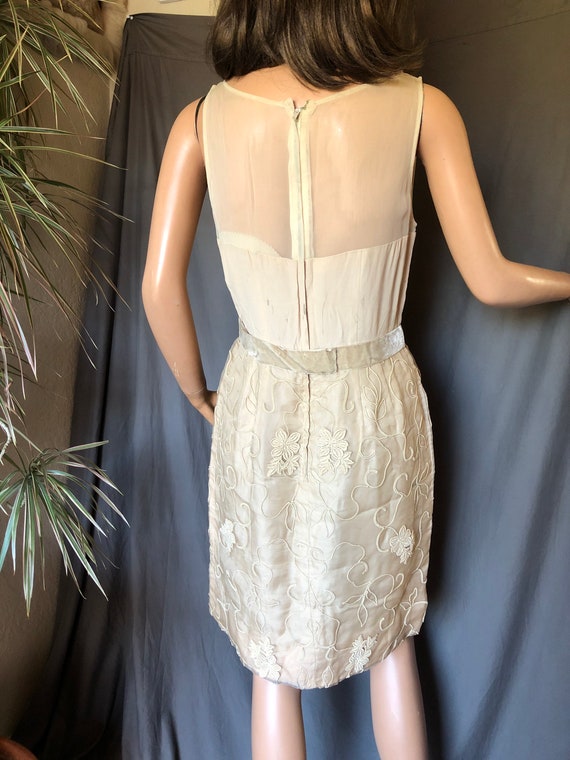 1950s Neutral Beige Sheer Dress / Embroidered 195… - image 7