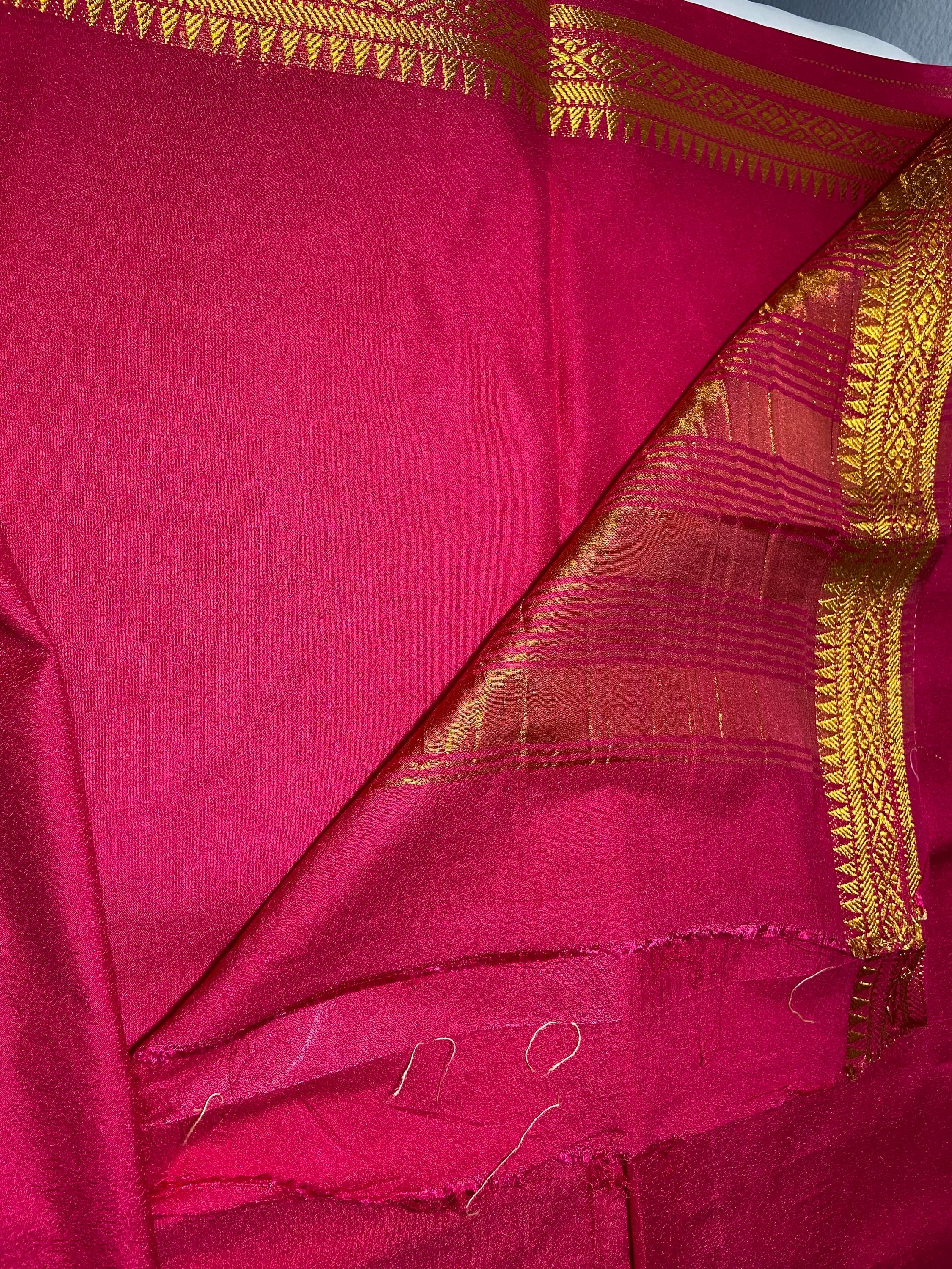 Beautiful Super Soft Mysore crepe silk Saree plain small Gold border (Pink)