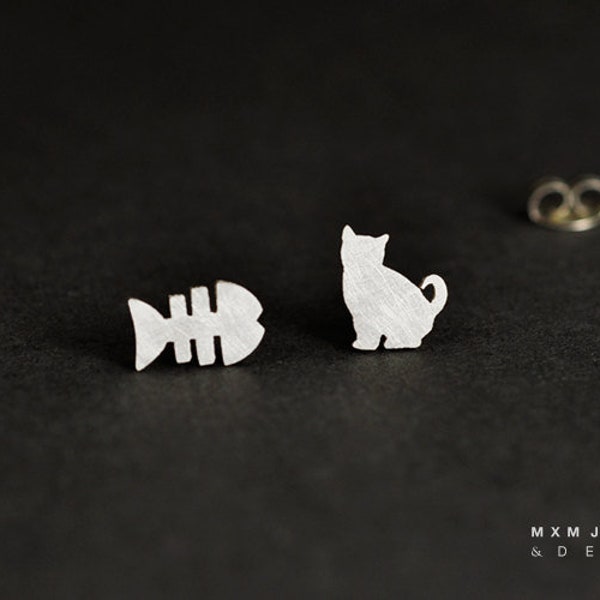 Sterling Silver Cat/Kitty & Fish Bone Stud Earrings