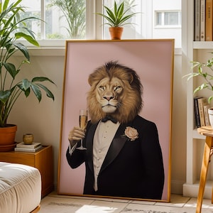 Pintura impressa do rei dos animais, cavalheiro leão, arte de leão fumando smoking, retrato de leão em terno, decoração de parede de escritório, decoração de sala de estar