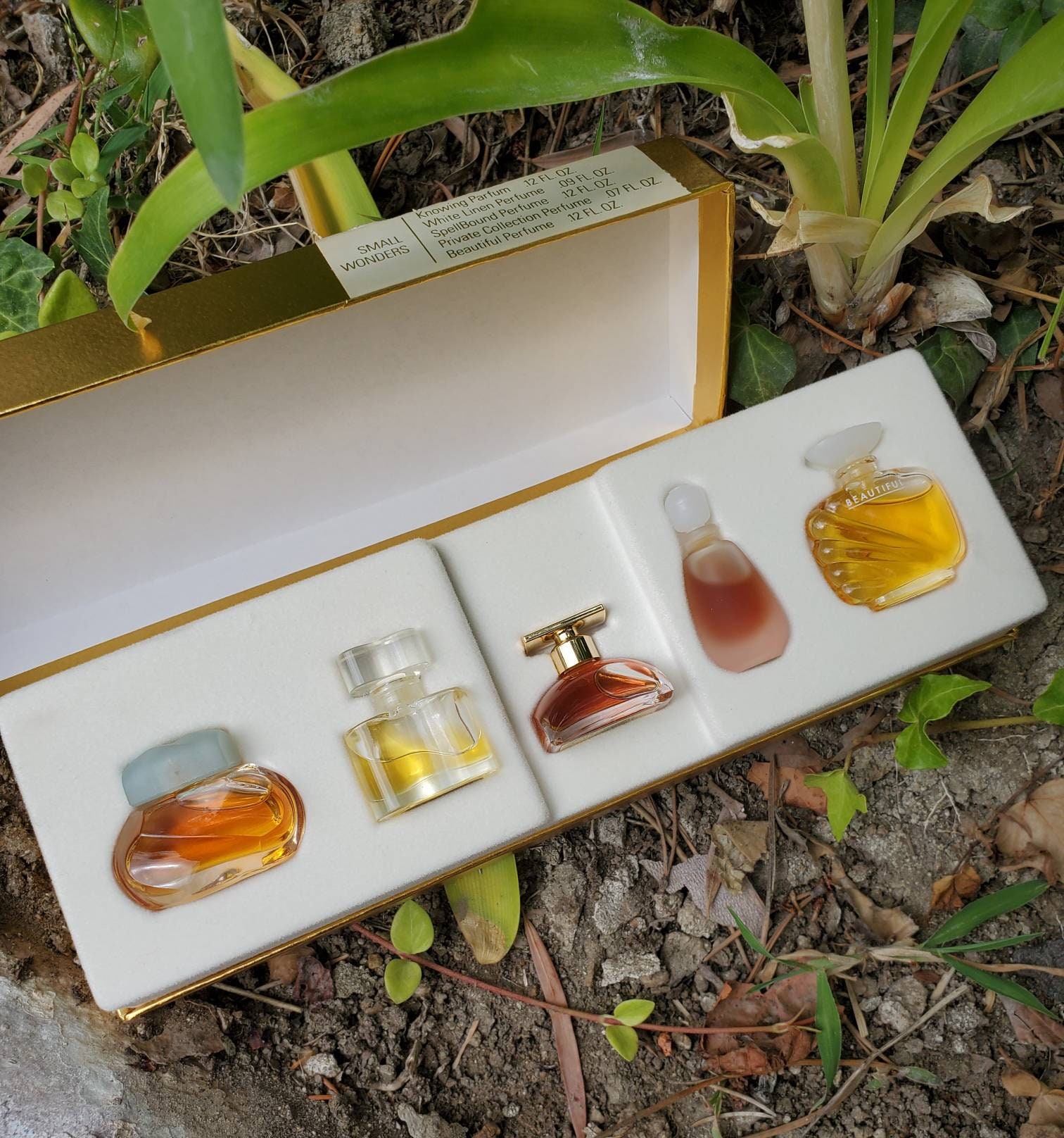 miniature perfume set