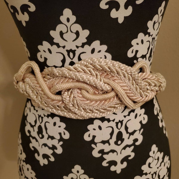 Saks Fifth Avenue Cream Ivory Rope Belt Knotted Gold Sparkle Hook Clasp 1980s Sailor Nautical Tied Twisted Braid Plait Loop Waist Sash