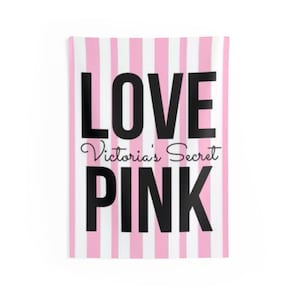 I Love Pink ビクトリアズ シークレット ピンク 壁掛けタペストリー、壁飾り、マックブリング、Y2K、2000 年代、エモ、オルタナティブ ジューシー クチュール ピンク VS (50 x 60 インチ)