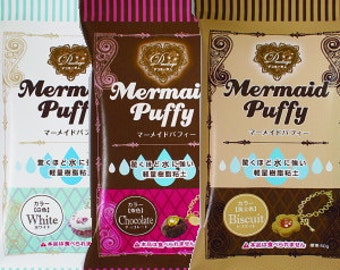 One packet of Mermaid Puffy Clay 50g. Comes in White, Biscuit or Chocolate. Good for crafts and deco sweets.