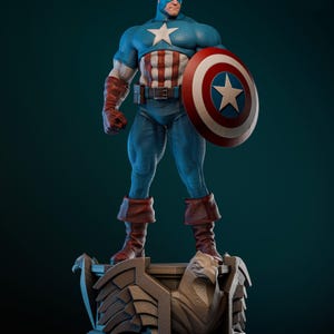 Könnte beinhalten: Detaillierte Figur von Captain America, der auf einem dekorativen Sockel posiert. Die Figur trägt ein blau-rotes Kostüm und hält einen Schild mit einem weißen Stern. Der Sockel weist architektonische Details mit Adler-Motiven auf.
