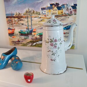 enamel chocolate jug with special handle and flower motif
