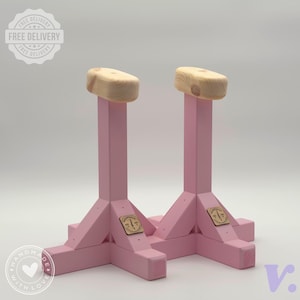 Les Enfants Cest De La Gymnastique Sportive Handstand Dans La Pose Du Scorpion Gm1355952734 430262700