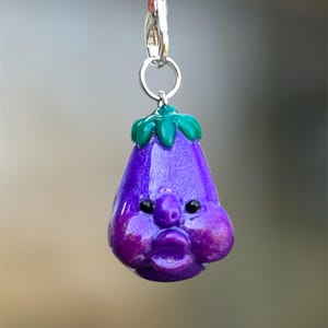 Kawaii Eggplant Keychain, Unique Handmade Vegetable Charm, Quirky Veggie Phone Strap, Fun Miniature Food Key Holders, Gift for Food Lovers