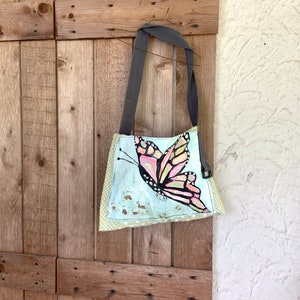 Bolso de mariposa, bolso estampado a mano, bolso de hombro, bolso de mano de patchwork, bolso de mano con libros reciclados, caprichoso, saco, monedero, CreoleSha