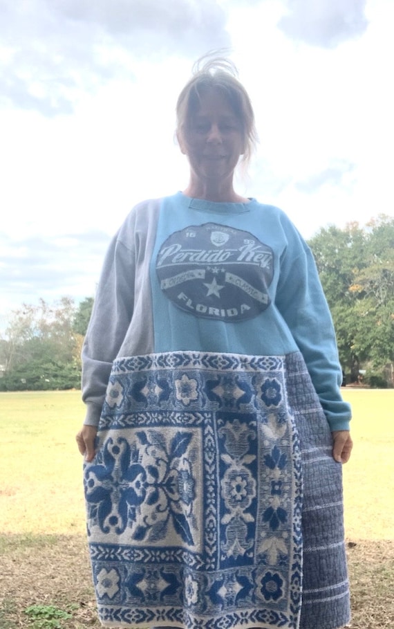 Tunique en patchwork bleu recyclé pour dames avec bas matelassé