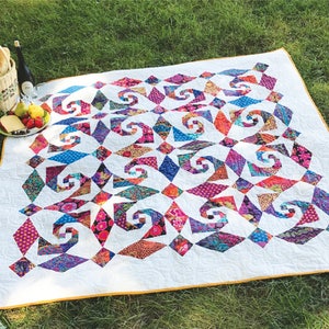 Snails Trail Al Fresco Quilt Pattern, Cut Loose Press CLPJAW068, Square Lap Throw Quilt, Creative Grids 2 Peaks in 1 Square on Square Ruler
