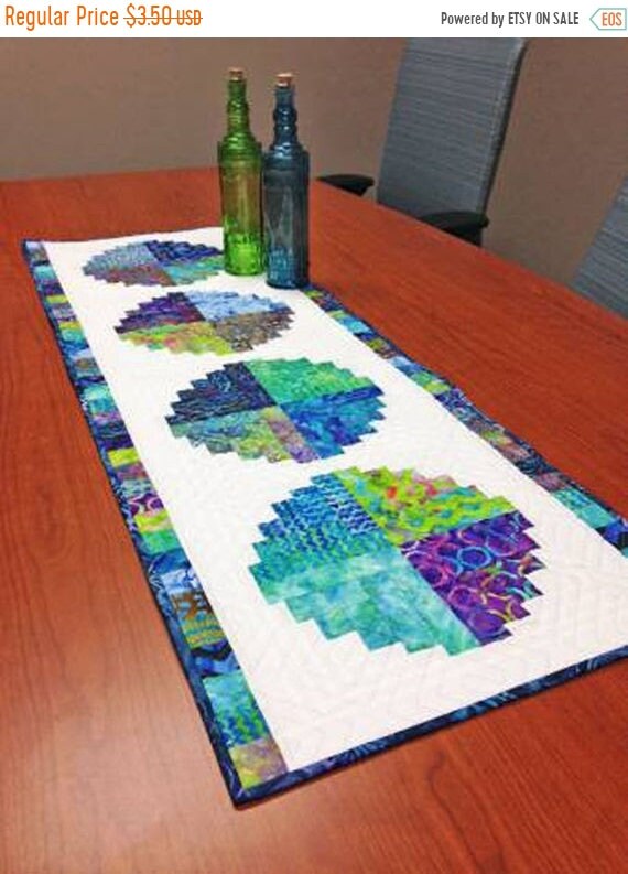 Sale Roundabout Table Runner Quilt Pattern Cut Loose Press Etsy