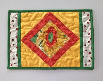 Yellow Sunflower Quilted Mug Rug, 9.25" x 13.25", Mini Table Quilt, Small Place Mat Placemats, Snack Mat, Floral Mini Quilt