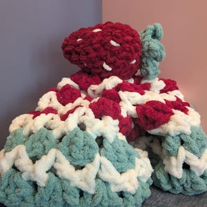 Strawberry Lovey - crochet lovey blanket, strawberry baby blanket, strawberry nursery blanket, baby shower gift, crochet strawberry