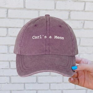 Gorra bordada de Carls a Mess, regalo para fans de la telerrealidad, gorra bordada de programa de televisión, gorra de meme viral, gorra bordada para papá, gorra de camionero 100% algodón
