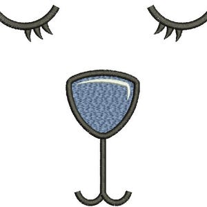 Könnte beinhalten: Gesticktes Design eines stilisierten Gesichts mit geschlossenen Augen und einer Nase in Form eines Weinglases. Die Augen sind geschwungen mit Wimpern, und die Nase hat eine blaue, strukturierte Füllung mit schwarzem Umriss.
