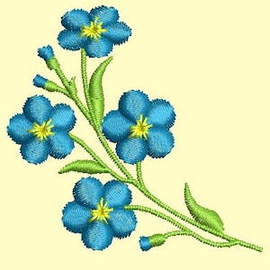 Op de afbeelding: Een borduurontwerp met blauwe bloemen met gele centra, op groene stelen en bladeren.