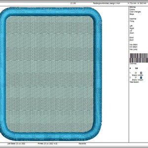 Puede incluir: Un dise&ntilde;o de bordado rectangular con esquinas redondeadas, un borde azul claro y un centro texturizado gris claro. Se muestran detalles t&eacute;cnicos, incluyendo dimensiones y c&oacute;digos de color.