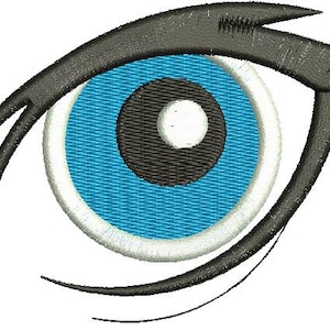 Könnte beinhalten: Gesticktes Augendesign mit einer hellblauen Iris, einer schwarzen Pupille mit weißem Highlight und einer weißen Sklera. Das Auge ist mit einer dunkelgrauen, stilisierten Augenbraue und Wimpern umrandet, was eine detaillierte und künstlerische Darstellung ergibt.