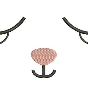 Könnte beinhalten: Gesticktes Design mit einem stilisierten Tiergesicht. Das Design umfasst zwei geschwungene schwarze Wimpern, eine hellrosa Nase und einen schwarzen Mund. Auf weißem Hintergrund.