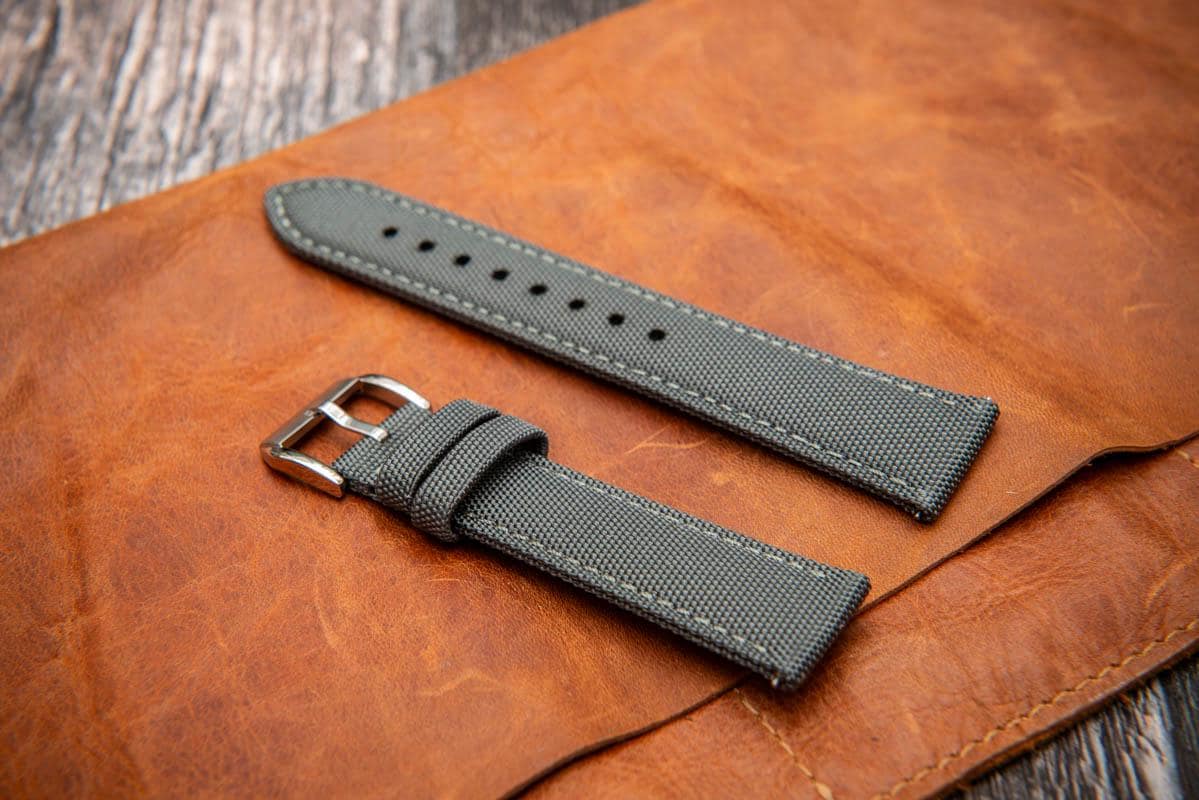 Premium Sailcloth Watch Strap – Quick-Release, Waterproof & Rugged Design