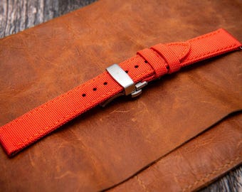 Sailcloth Watch Strap: Water-Resistant Canvas with Deployment Clasp