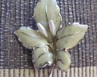 Vintage Flower Brooch (1950-60)