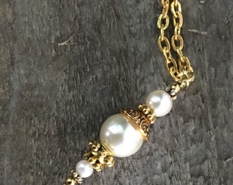 Pearl Pendant Necklace, White Pearl Pendant and Gold Chain Necklace, Pendant Jewery, Pearl Jewelry, Gift For Her