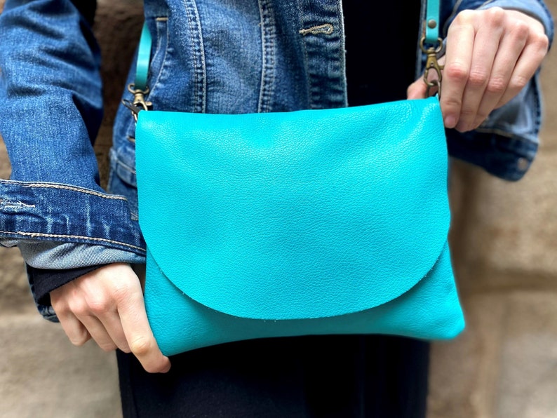 small lether turquoise leatherbag