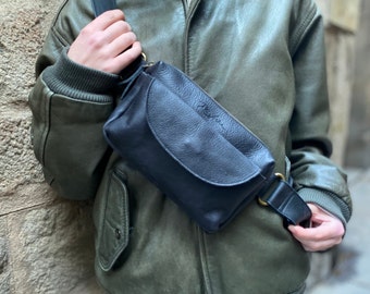 Unisex  Leather Black Fanny Pack / Belt Bag for Women or Men.  Crossbody Leather Black Bum Bag. Chest Bag. Genderless Black Fanny pack