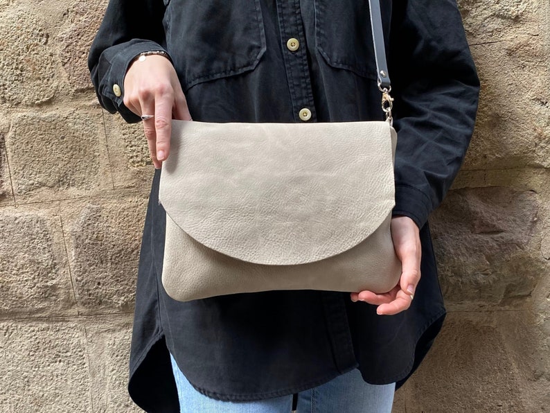 Light Grey 3 Diferent Sizes Crossbody Purse. Soft Leather, Crossbody Bag with Zipper for Women. Grey Leather Everyday Minimal Casual Purse BIGGER
