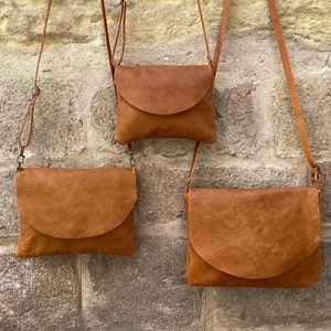 Still in love with our classic Moyen Messenger, this one is in Tan