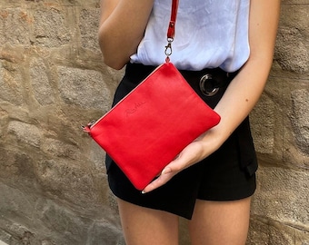 Glatte ROTE minimalistische Handtasche, kleine klassische rote Tasche, weiche Leder-Umhängetasche mit Reißverschluss für Damen, leuchtend rote, minimalistische Alltags-Clutch