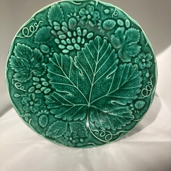 Victorian green glazed majolica plate with moulded leaf and strawberry design