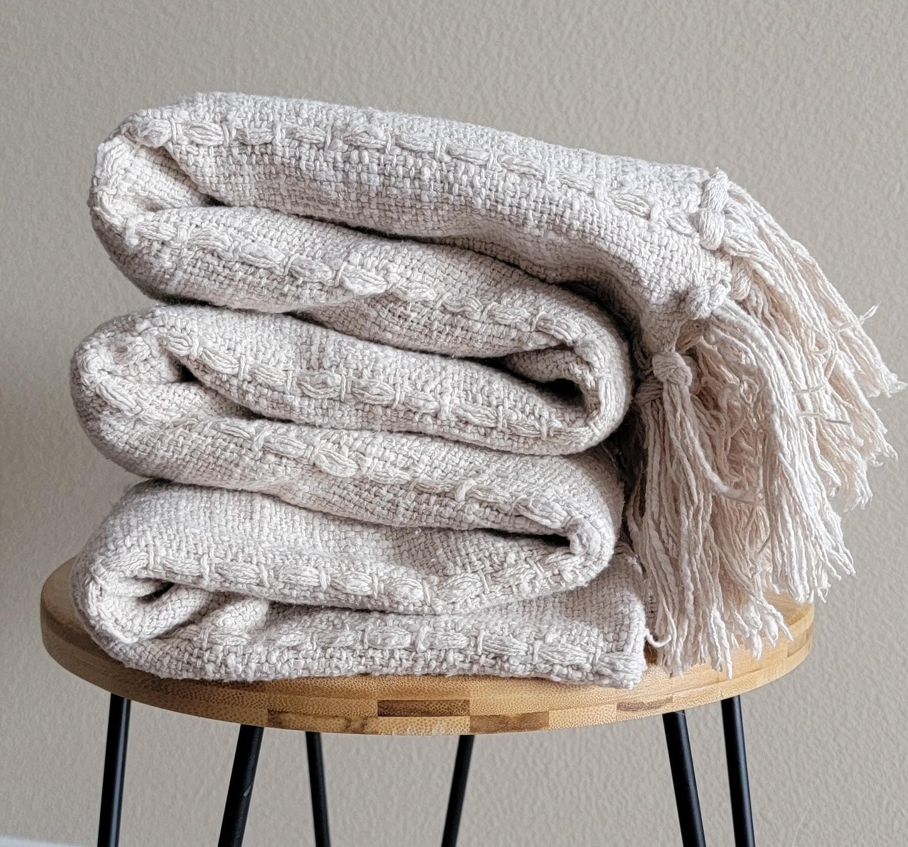 Elegant Throw Blanket, 100% Cotton, Cream, Extra Large, Queen Size, Gifts for Home, Beautiful Accent Piece, Neutral, Fringed, Quality Throw.