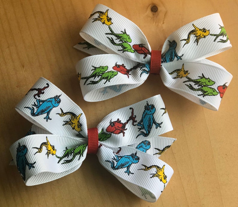 Dr Suess themed bows