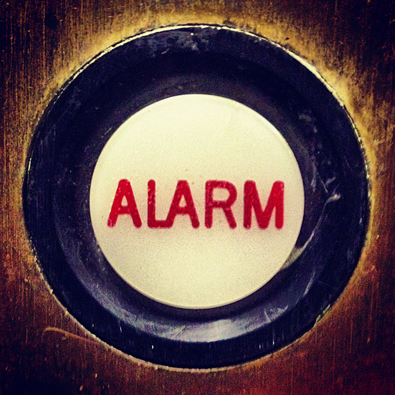 Low alarm перевод