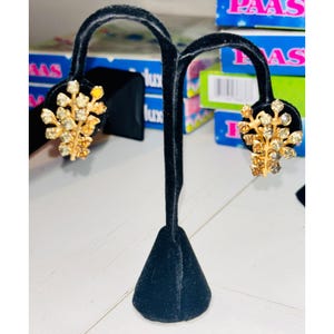 Vintage Gold Tone Rhinestone Leaf Clip-On Earrings Spray Design
