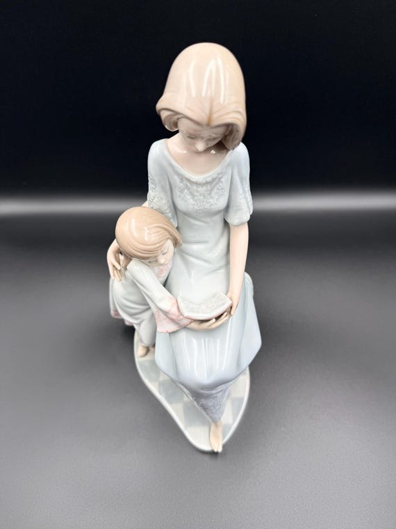 Lladró Porcelain Figurine, 