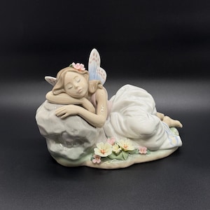 Lladró &quot;Princess of the Fairies&quot; (Princesa de las Hadas) Porcelain Figurine with Original Box, Mint Condition, Model 7694, Made in Spain