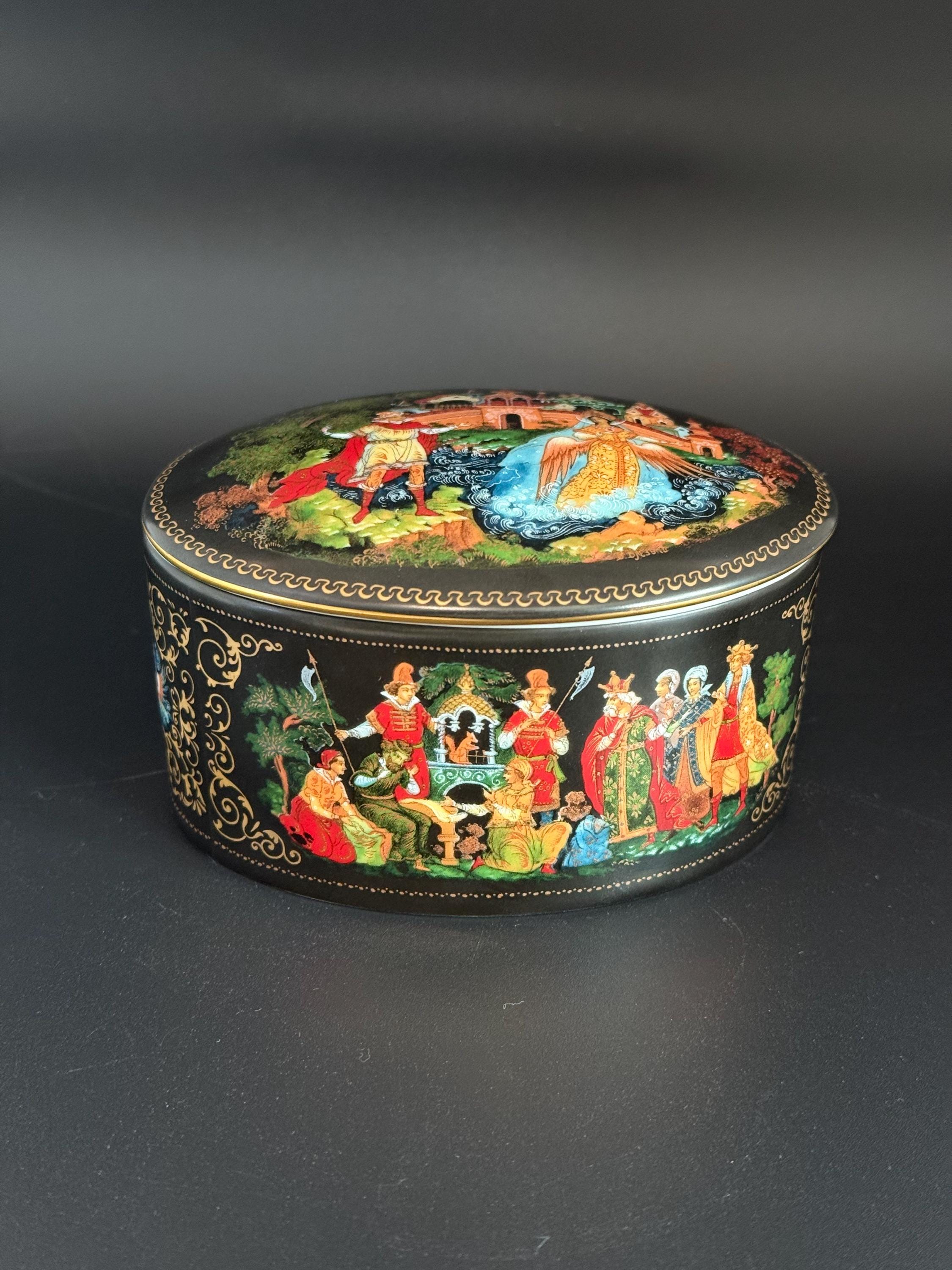 Vintage 1989 Russian Folk Tale Porcelain Trinket Box, "The Tale of Tsar Saltan", Collectible Soviet-Era Art by Vladimir Vlezko