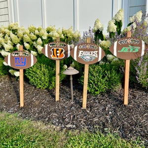 Hand Painted NFL Team Lawn Sign – Custom Football Yard Decor, Game Day Outdoor Decoration, Sports Fan Gift