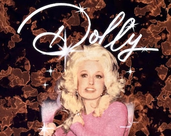 Camiseta com estampa "Bleached by Hand Dolly Parton" - Tamanho Adulto Pequeno